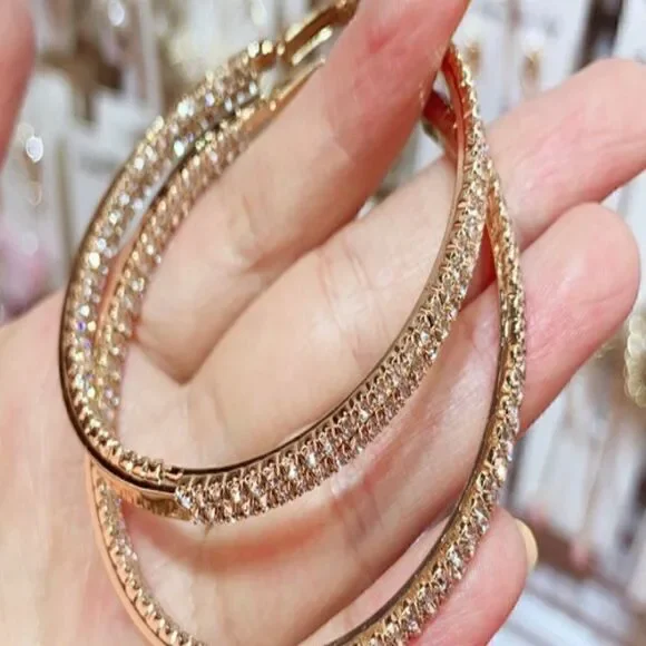 💕 Sparkling & stunning rhinestone goldtone hoops 💕 - Picture 2 of 7